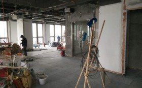 深圳裝修公司-康藍(lán)建設(shè)案例，走進(jìn)建活貿(mào)易裝修現(xiàn)場(chǎng)